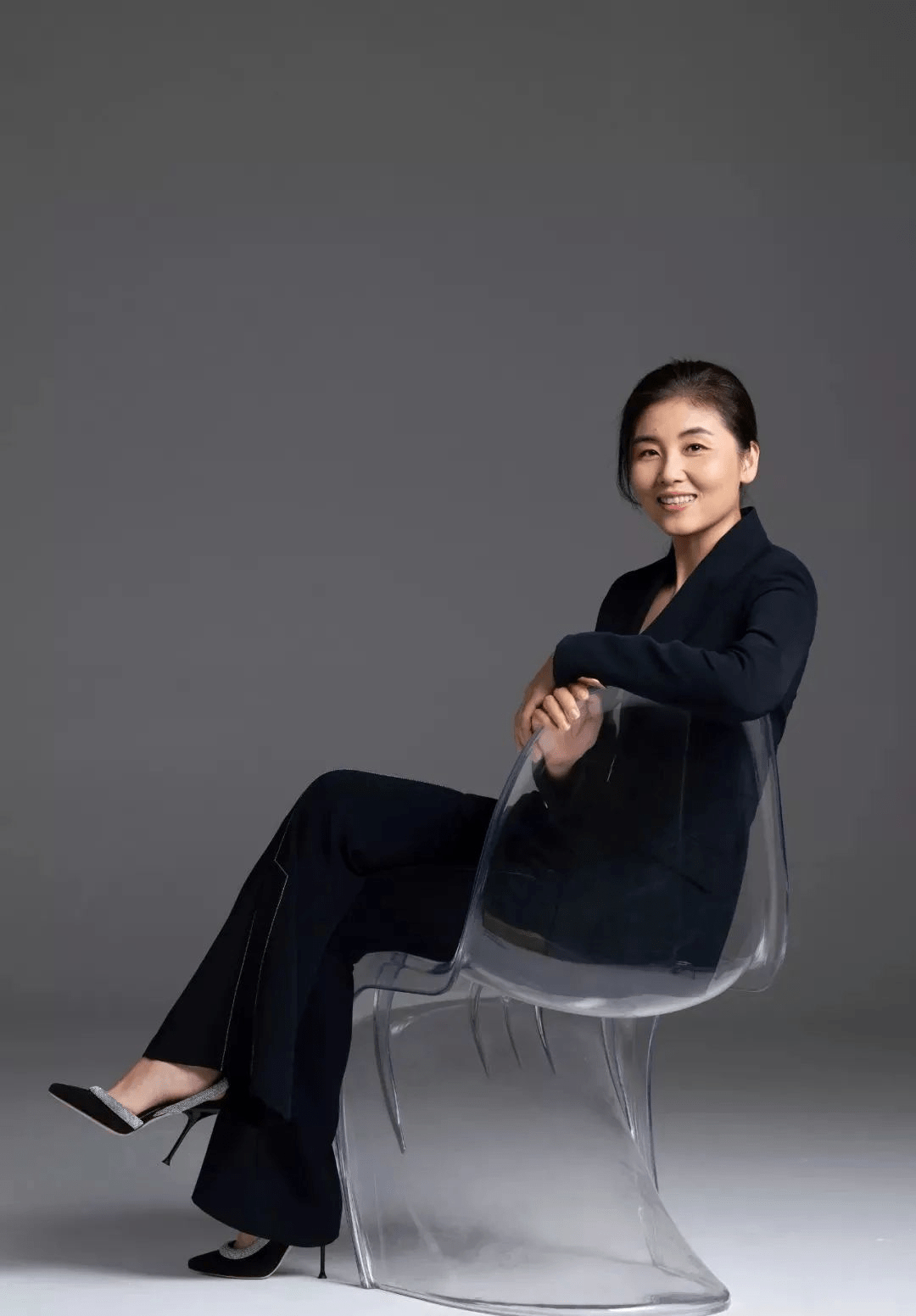 极品美女颜宁当选中国科学院院士!网友:没有烟草酱香院士