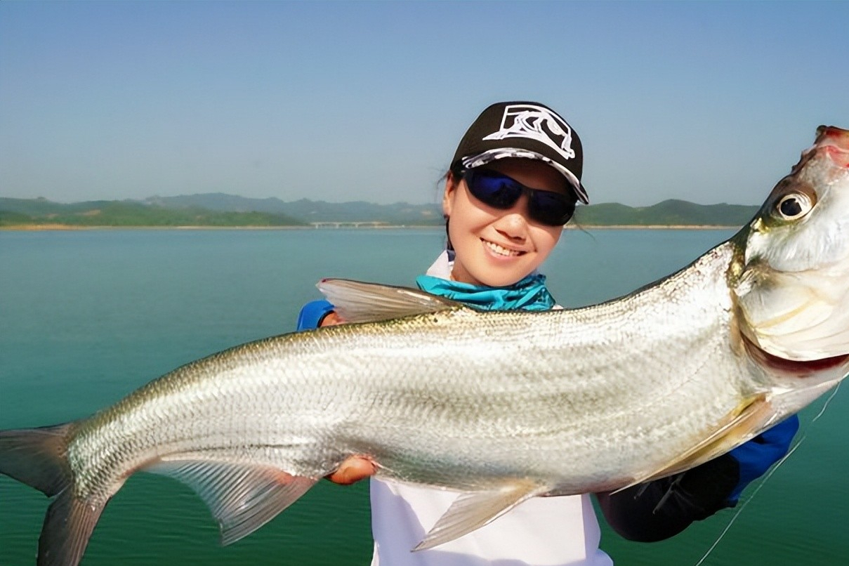 4月钓翘嘴,这三个小技巧,连竿爆护真的一点也不难