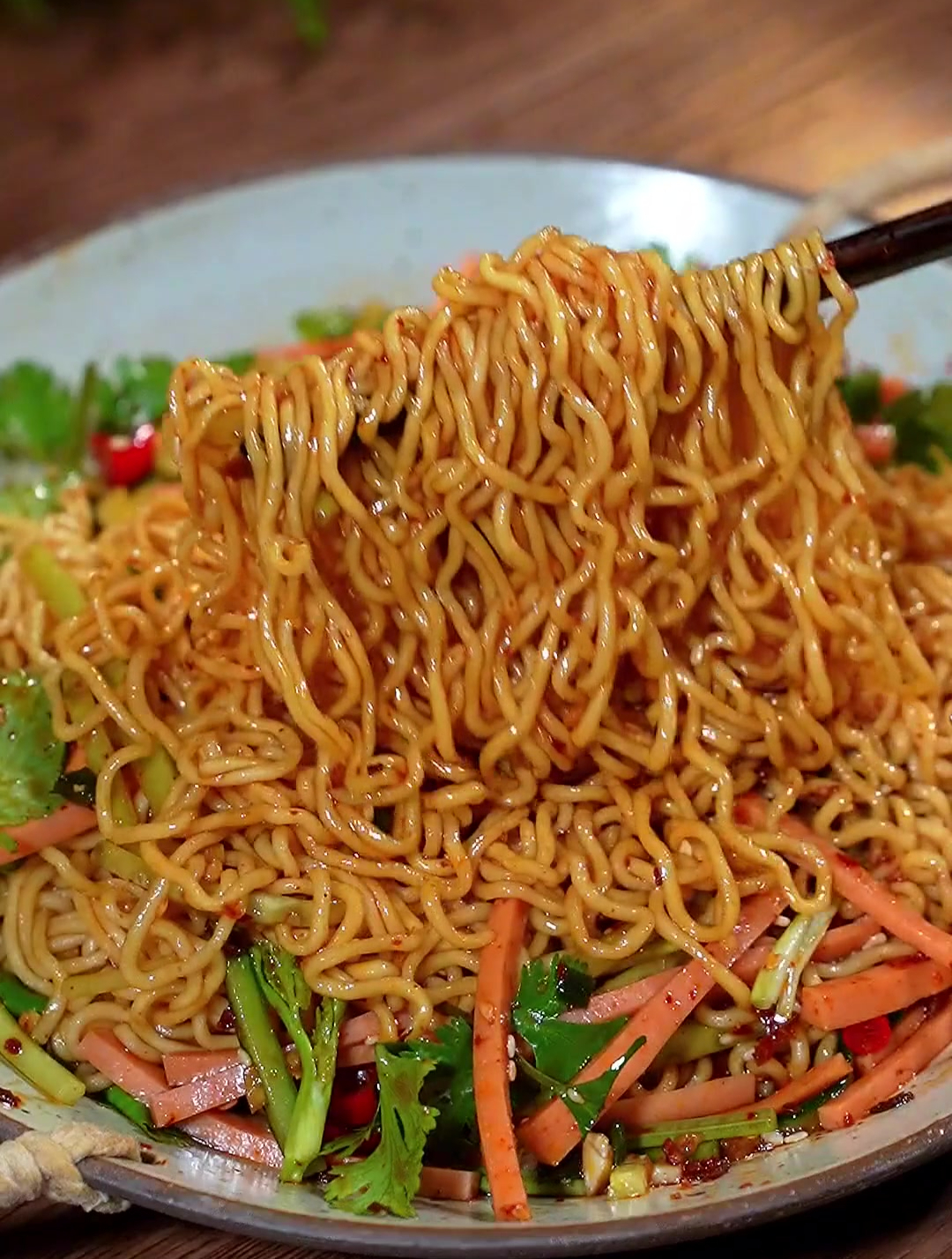 今天又解锁了泡面的神仙吃法,雪碧拌泡面,好吃到起飞