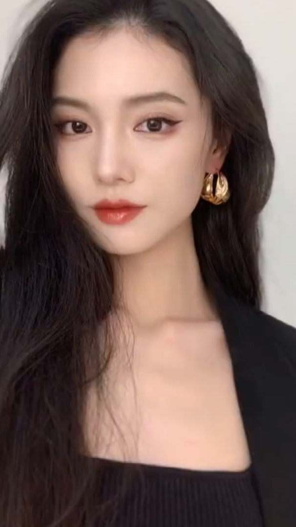 猫系御姐妆,赶紧上妆试试吧