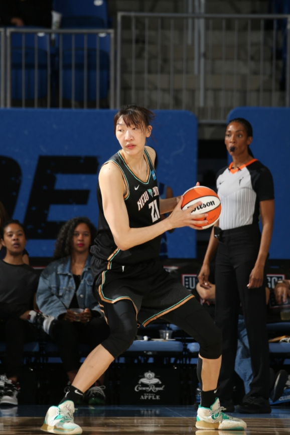 巾帼不让须眉!韩旭wnba赛季首秀9分砍下全队最高分,未来可期!