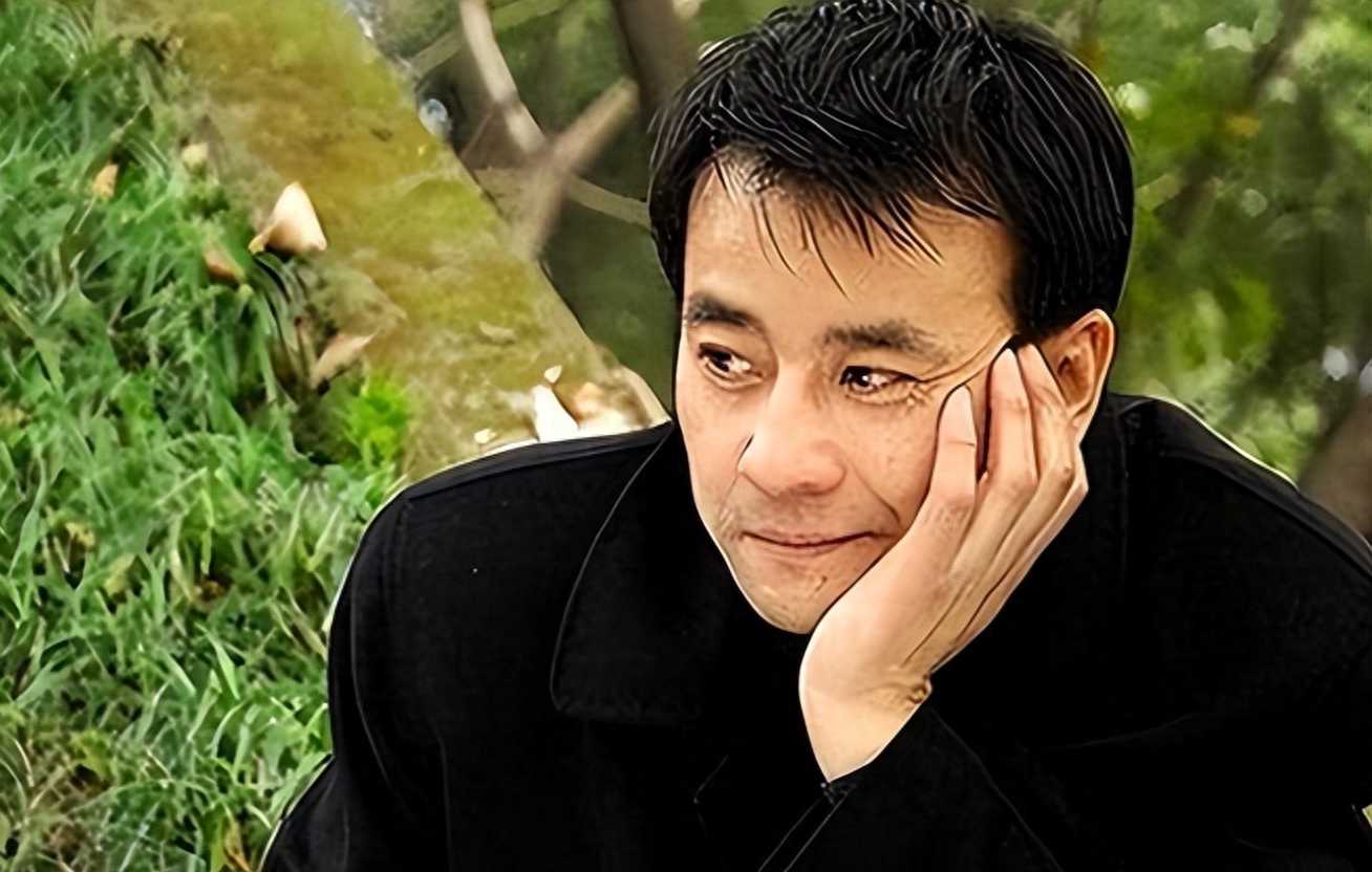 回顾演员罗刚娶小23岁的郝蕾陪娇妻战胜家族遗传病48岁老来得子