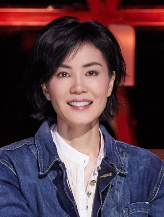 "百亿天后"王菲:坐拥京都八套亿万豪宅,年仅30身价超百亿4-度小视