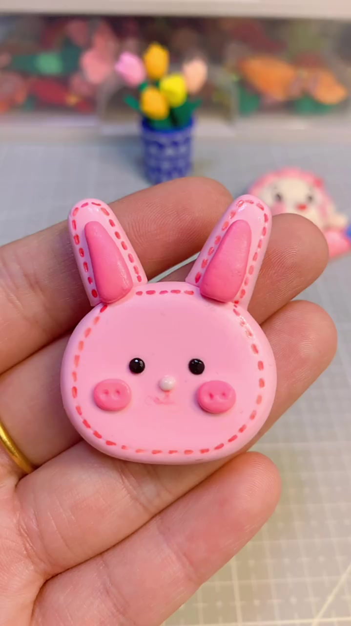 超轻粘土做一个小兔子装饰