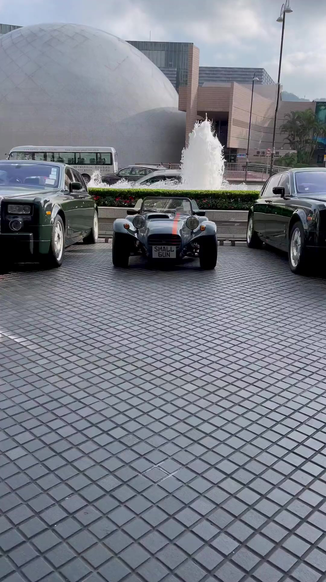 香港半岛酒店1985年的古董车