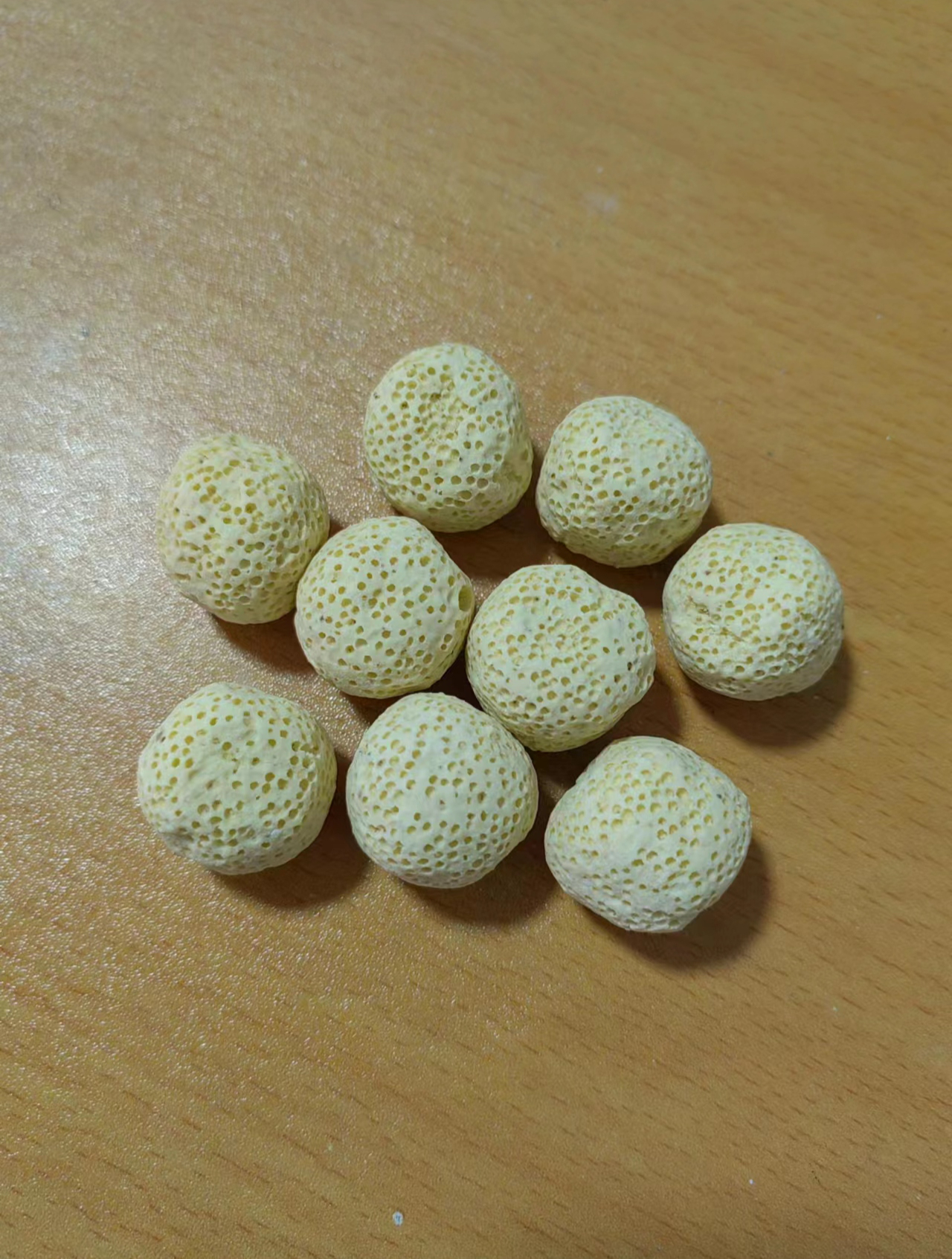 鱼缸用黄色生物球,培养硝化细菌多孔陶瓷球,过滤吸附不错-度小视