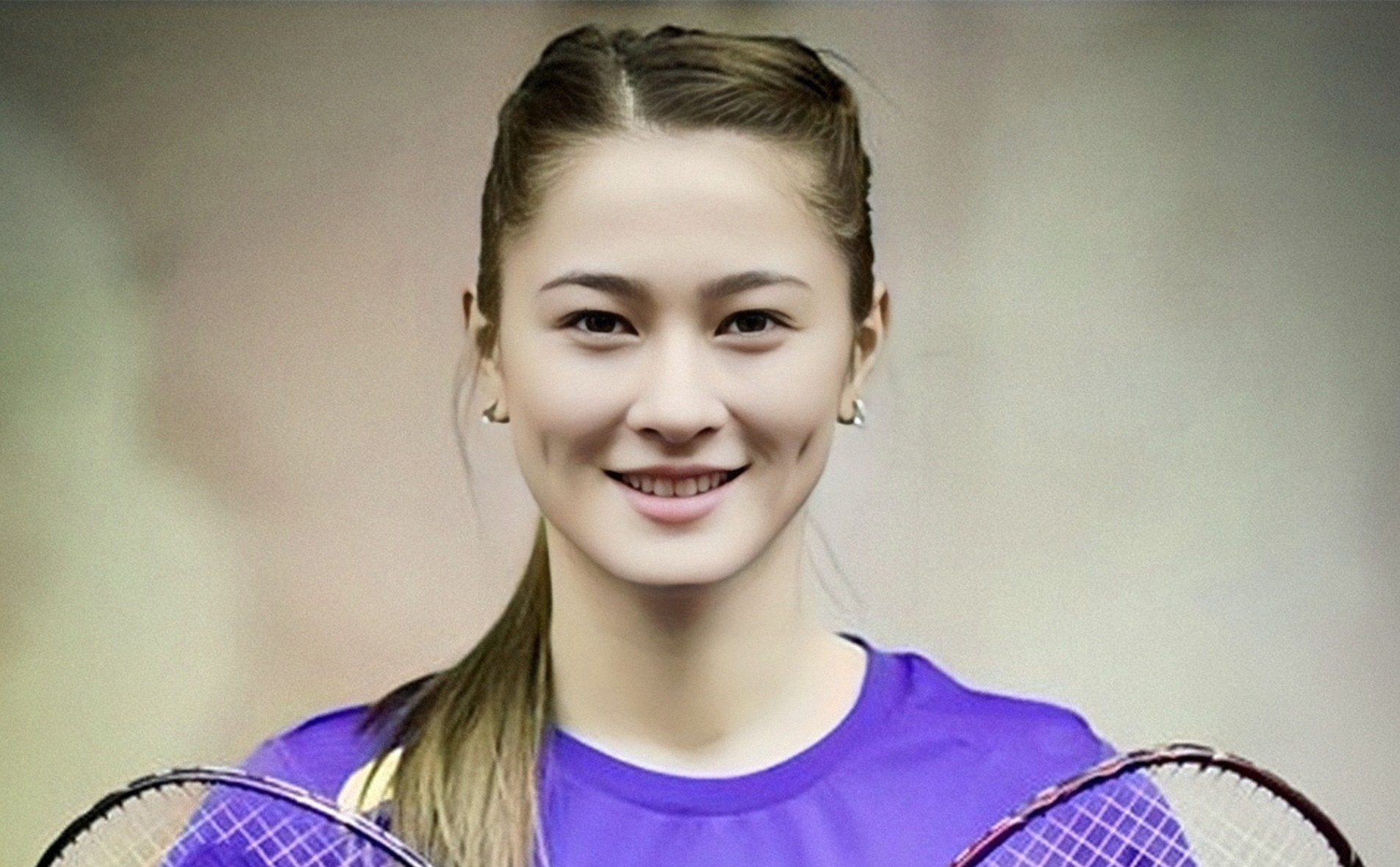 微笑的格罗妮娅·萨默维尔