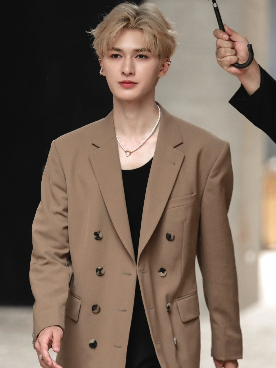 朱正廷  他金发好混血啊 被这张脸惊到了!