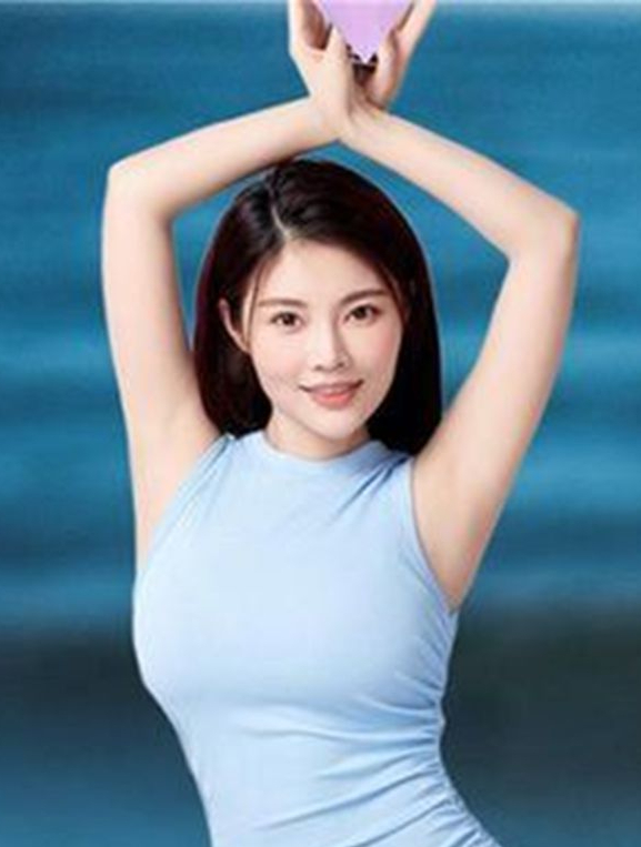 女明星穿衣有多大胆徐冬冬透明睡衣上阵热巴爱露更爱捂二