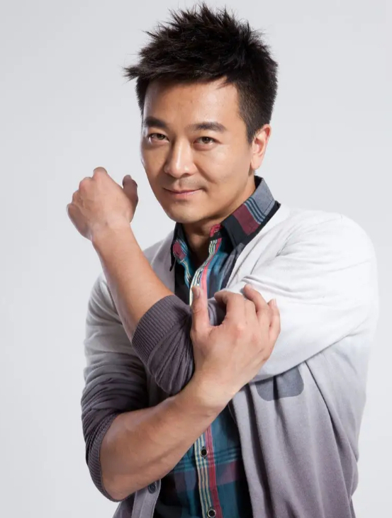 武英级健将有多能打?吴京被打进医院,吴樾:清华北大抢着要我1-度小视