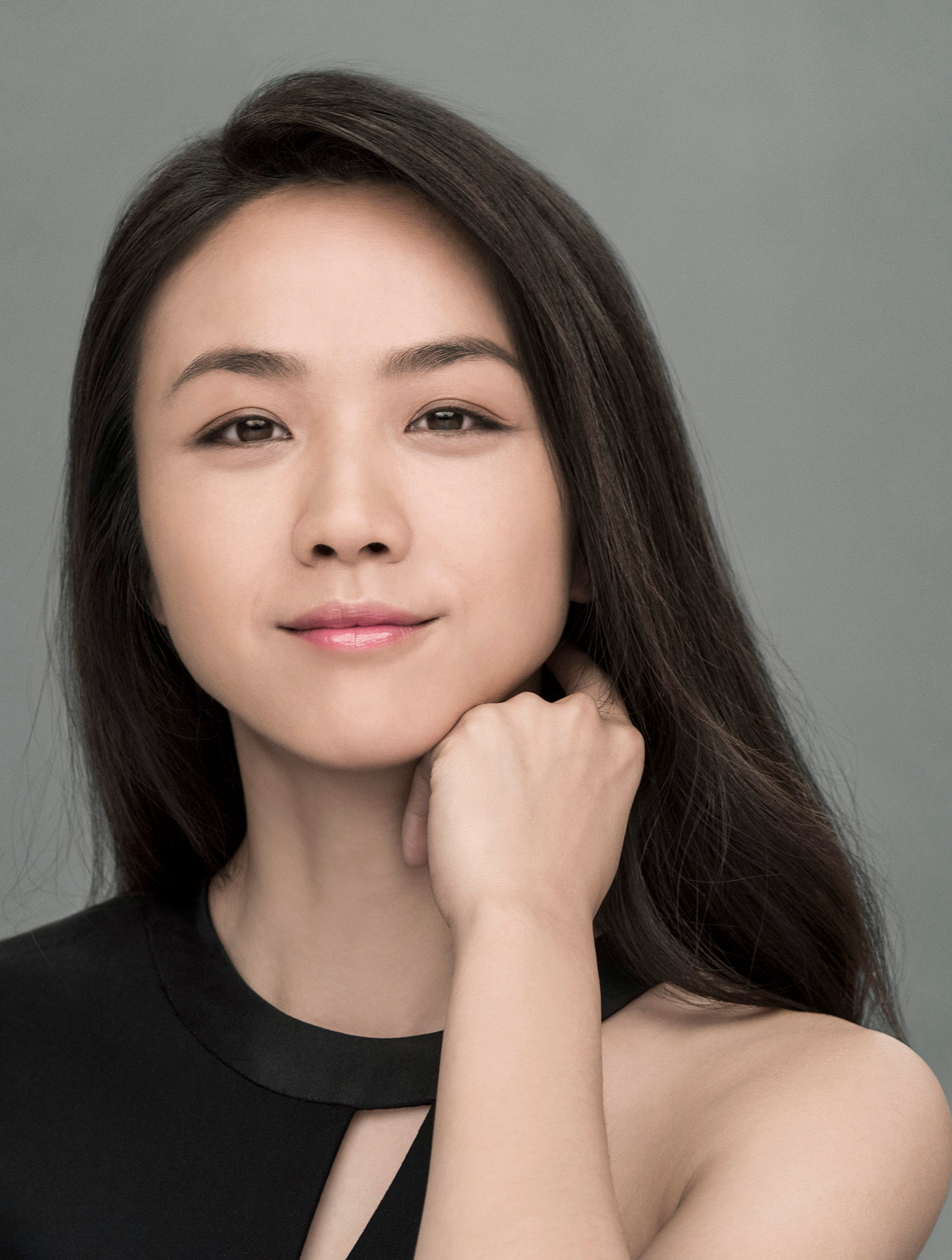 "艺术献身"的汤唯:跟梁朝伟拍戏封杀15年,却在韩国逆风翻盘1-度小视