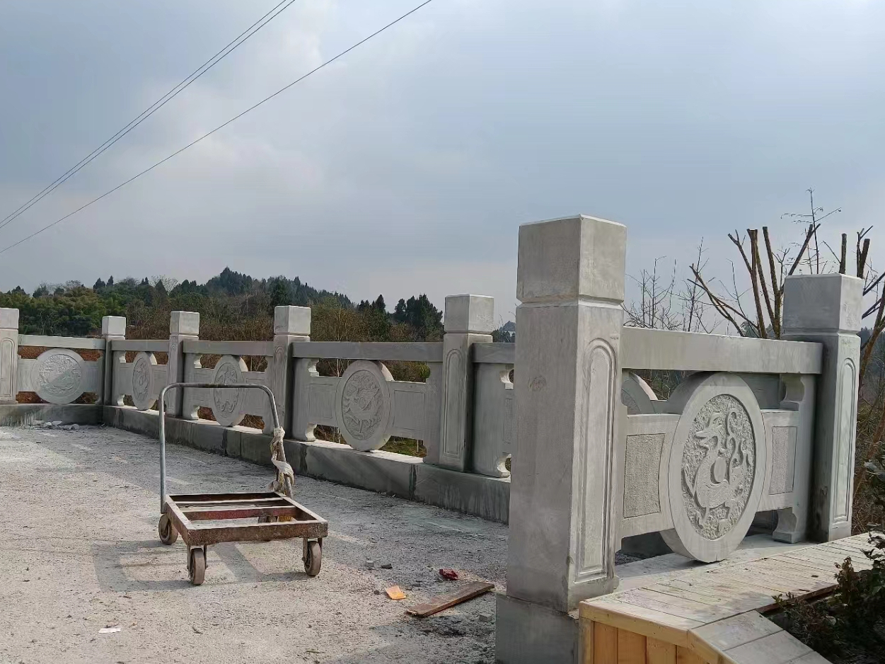 四川青石栏杆:寺庙青石栏杆护栏有哪些?青石栏杆有什么作用?