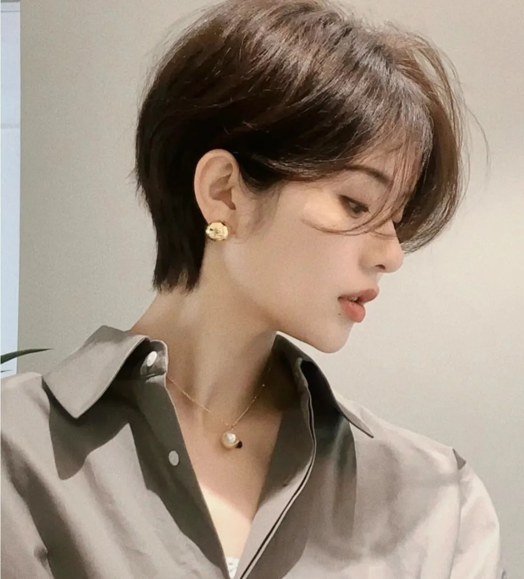中年女性,建议剪这5款发型,洋气减龄,柔美气质,关键还显脸小