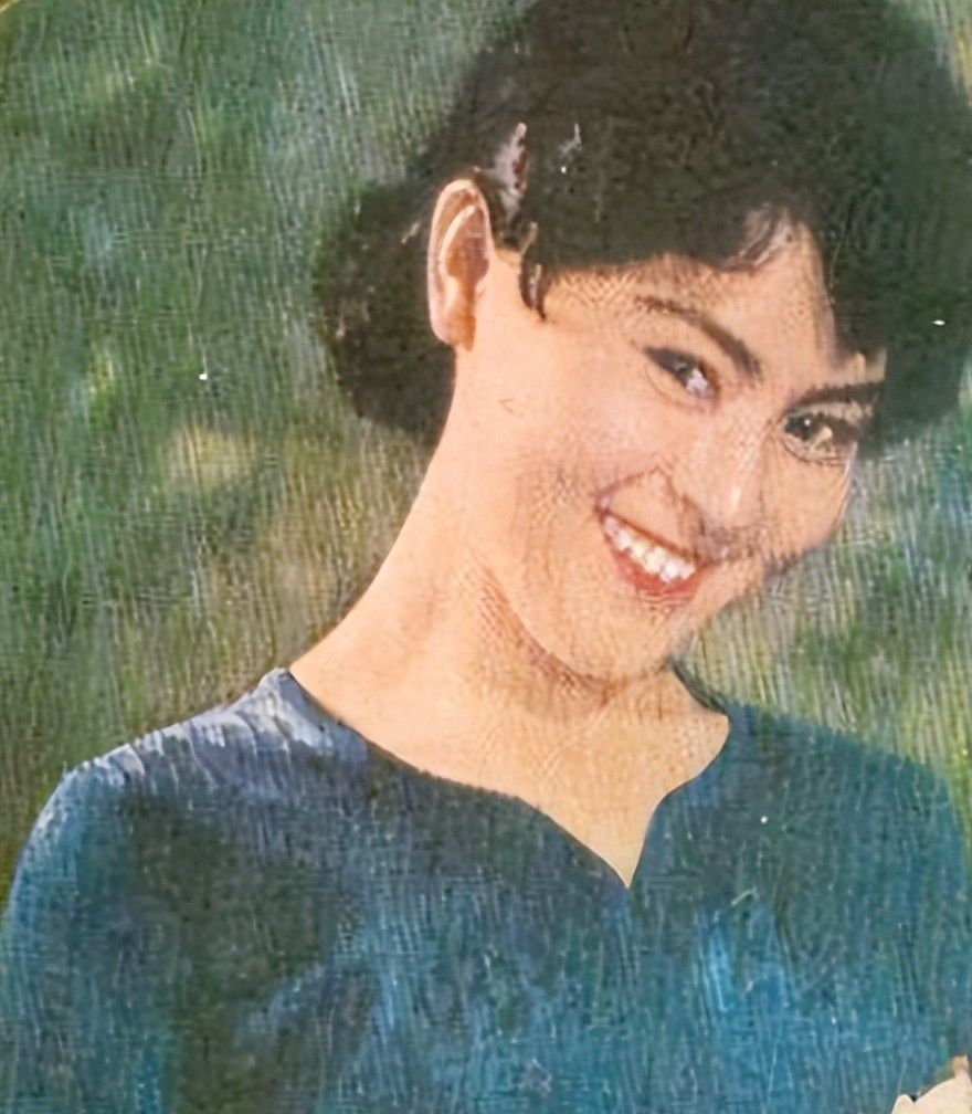 昔日上影厂花旦陈鸿梅父亲早逝嫁给高干子弟的她如今幸福