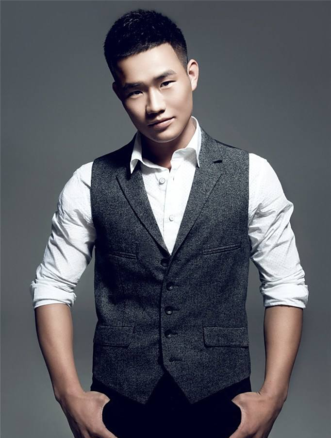 嘎子谢孟伟认真了,80万装备直接买20套,8亿拍硬汉狙击能火吗