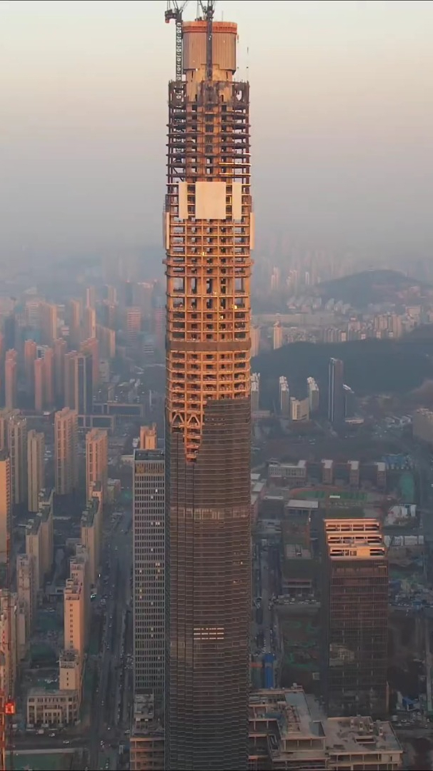 济南428米大楼国金中心即将封顶也是在建的山东第一高楼