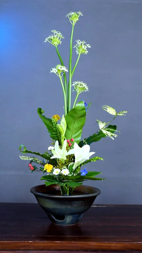 治愈插花之铁炮百合天鹅绒碗花