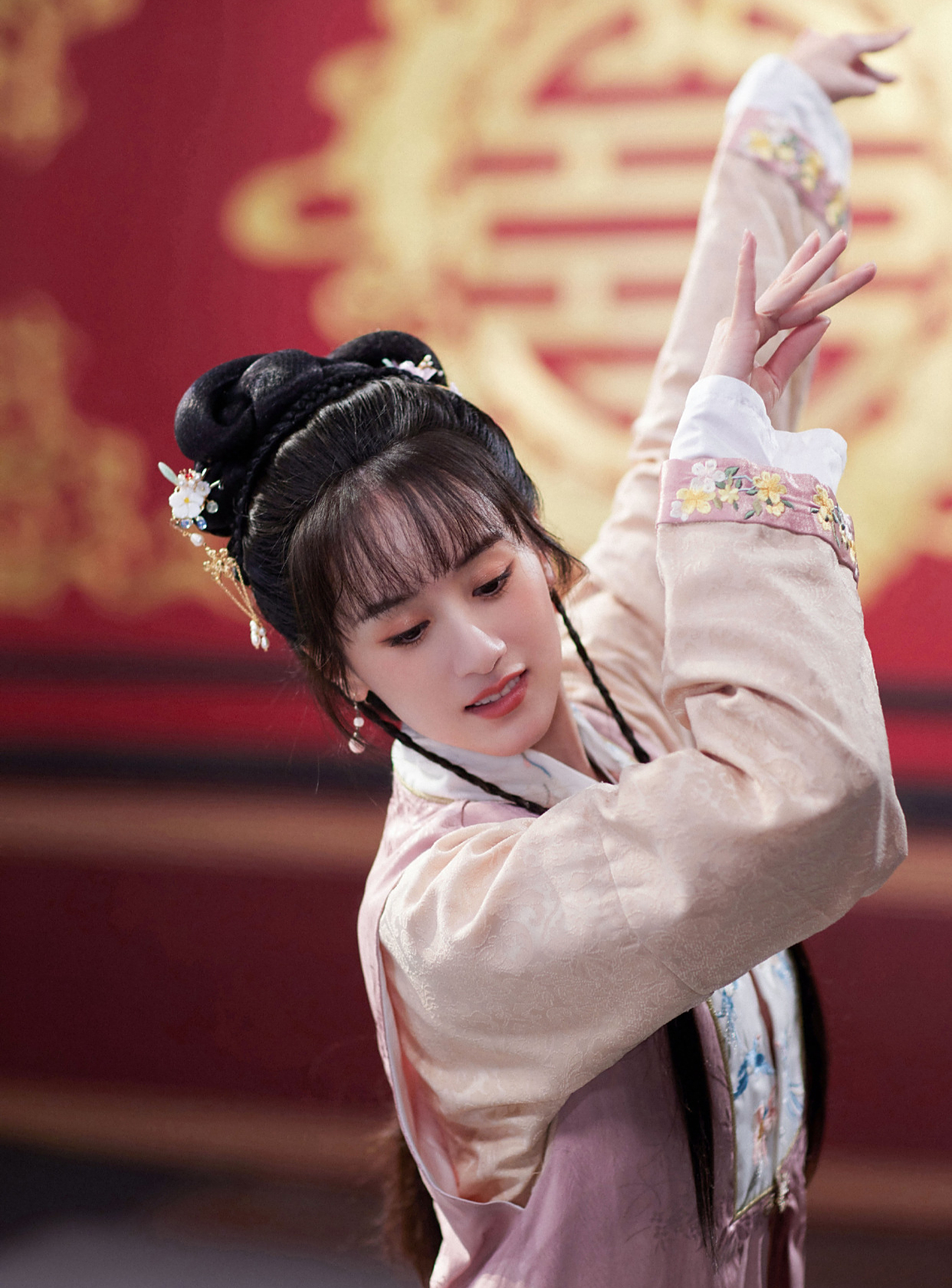 袁冰妍丫鬟脸?看到"林黛玉"造型,才知她为何能接那么多古装剧