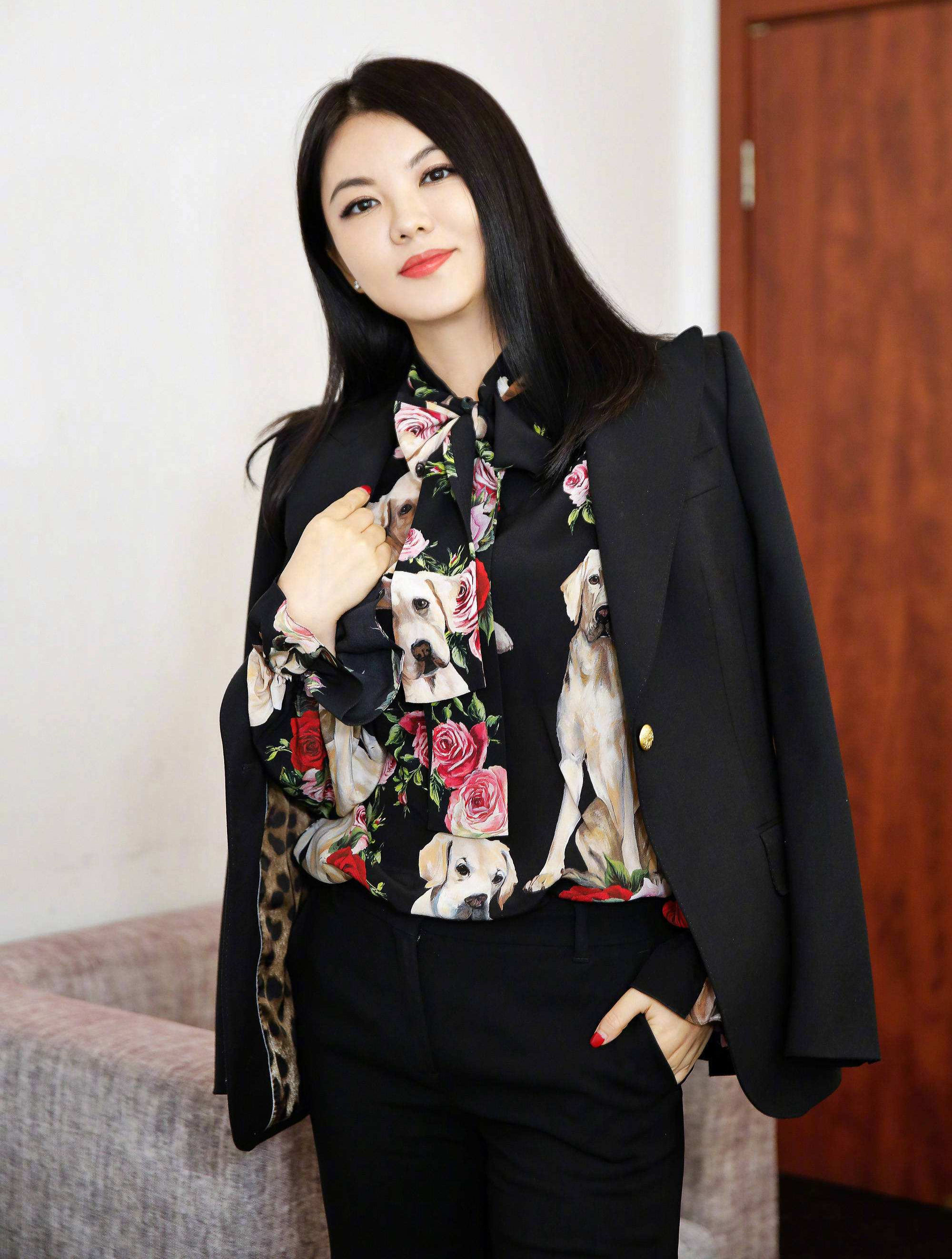 "炫富一姐"李湘,一顿早餐吃掉7000元,一身穿搭可以买一套房 3