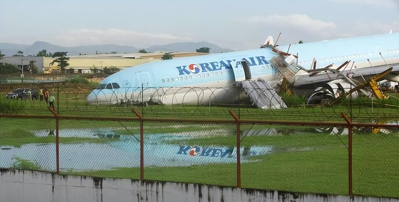 回顾大韩航空631航班宿雾机场事故:狂风中走向生命终点的老爷机
