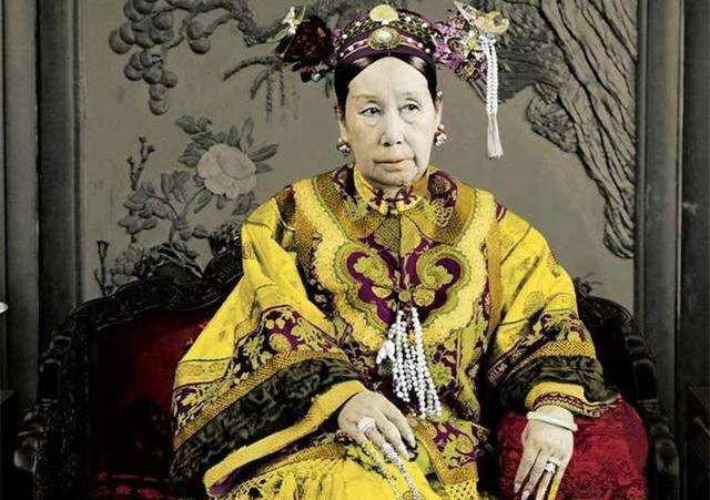 李莲英是怎么得到慈禧太后的宠幸的?原因让人脸红!