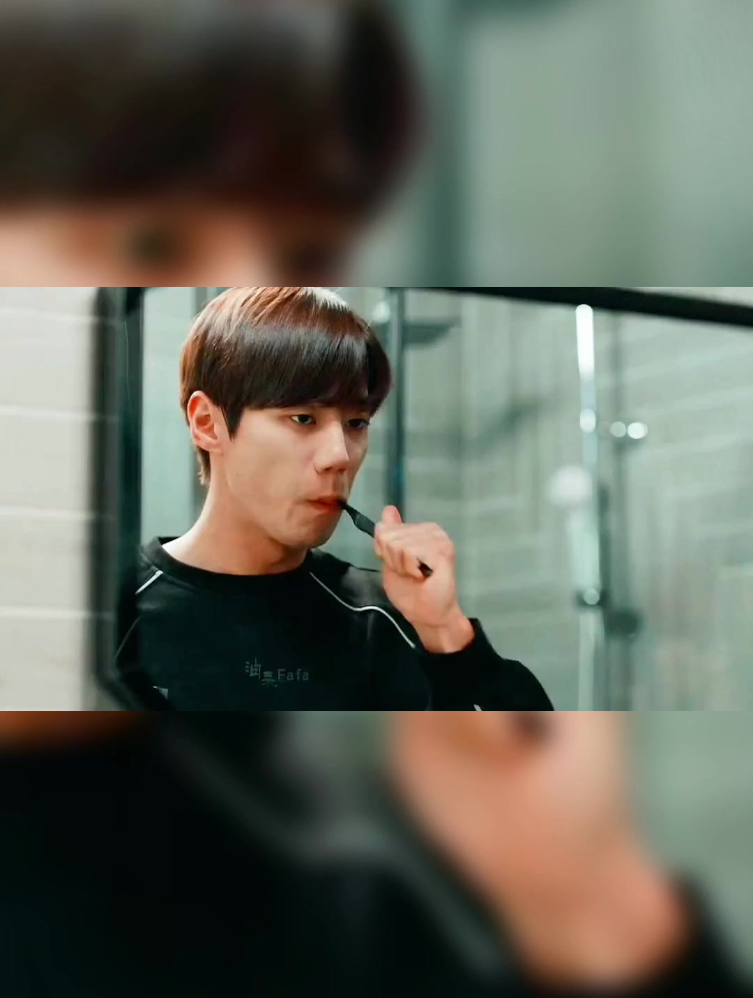 第14集男顶流彻底坠入爱河想女爱豆想到出现幻觉01