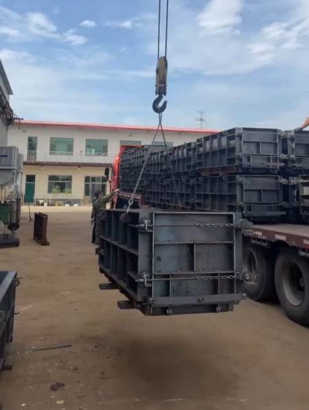 水泥矩形槽模具-矩形水槽模具-水渠模具-吊装视频-度小视