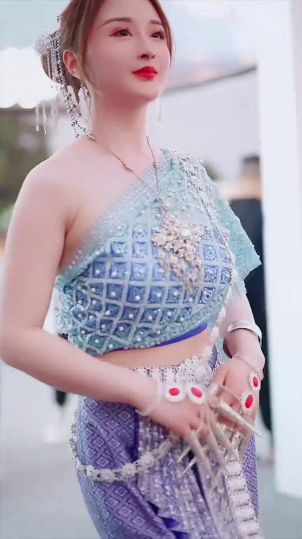 萍萍爱拍摄,这是哪里找的女朋友?也太可爱了吧!-度小视