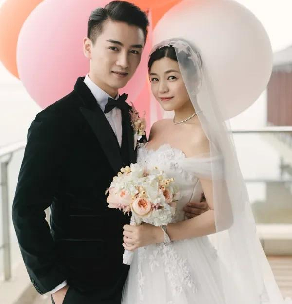 陈妍希晒一家三口合照为儿子庆祝生日!小星星正面照首次曝光