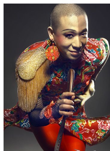 王菲和"摇滚教母"梁龙的爱恨痴缠