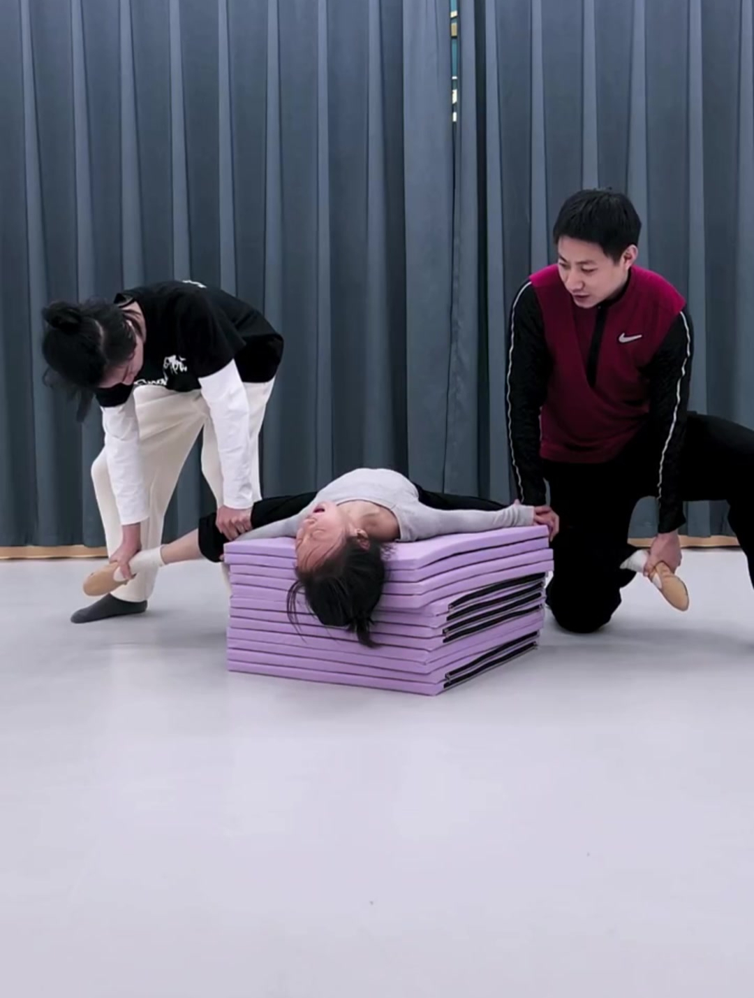 舞蹈生撕腿的哭声应该是什么调?