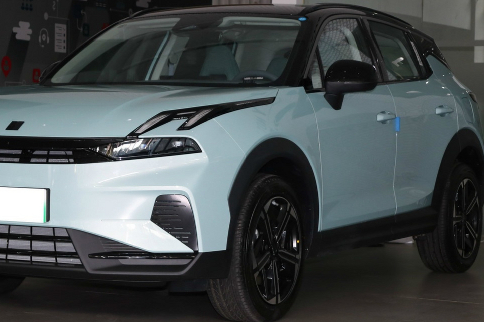 领克06em-p是一款插混suv车型,售价为13.68万~16.