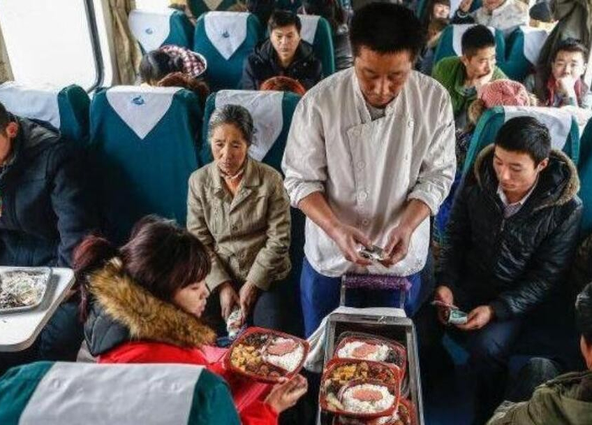 火车上的盒饭
