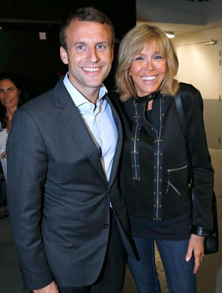 70岁布丽吉特魅力大,被小鲜肉粉丝要求合影,衣品颜值堪称完美-度小视