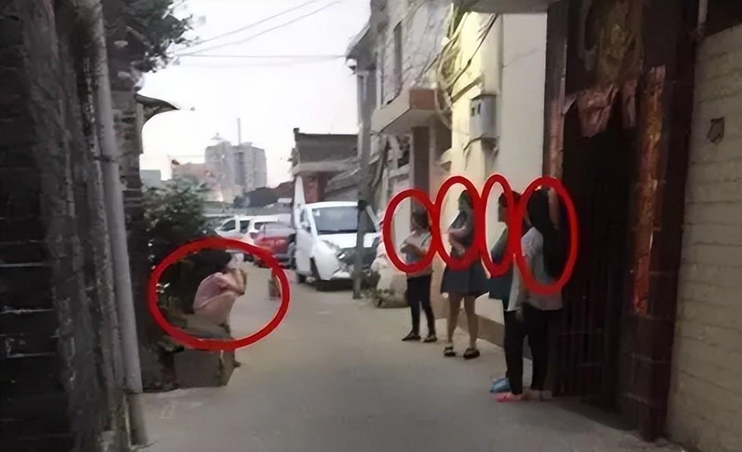 现场抓获卖淫人员