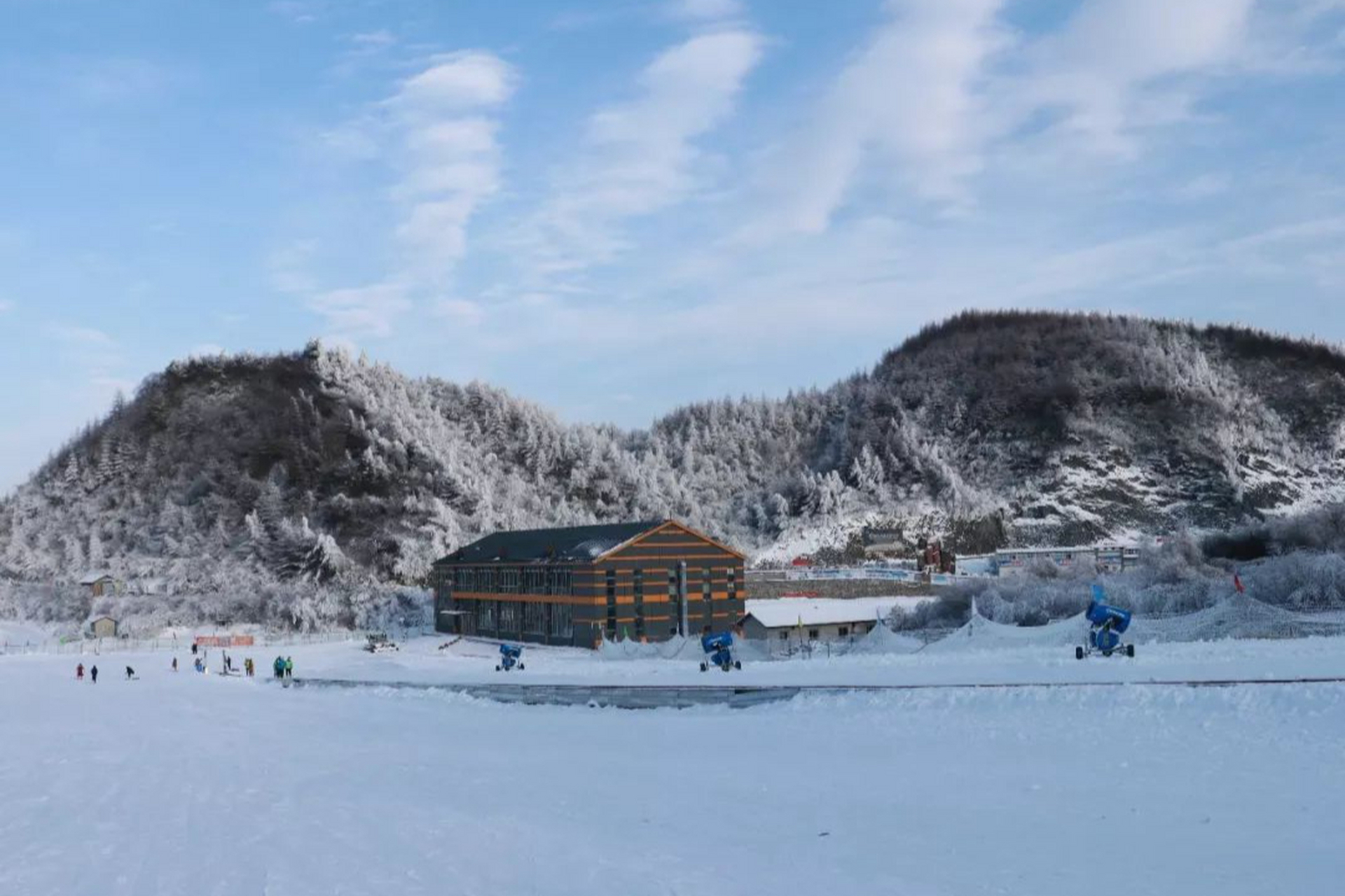 重庆茅草坝滑雪场图片