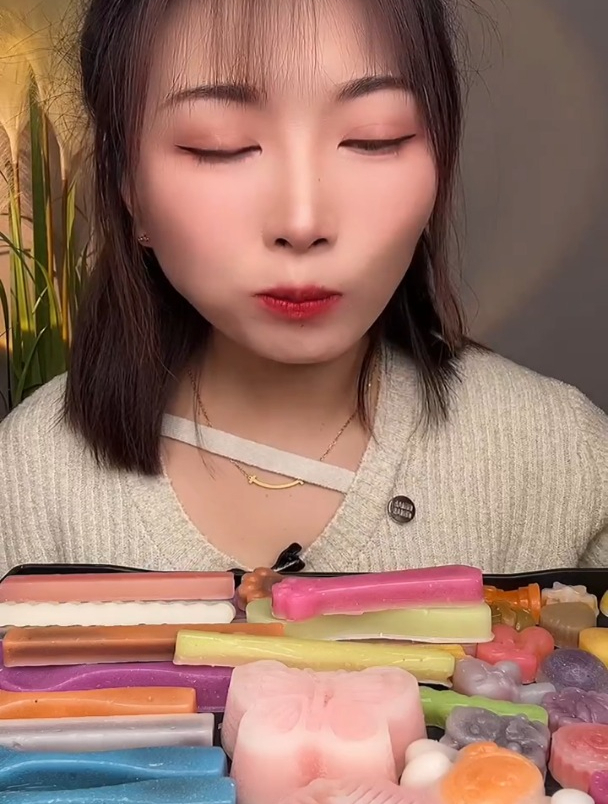 超好吃蜡瓶糖果酱多多 短视频带货王 美食推荐官 蜡瓶糖
