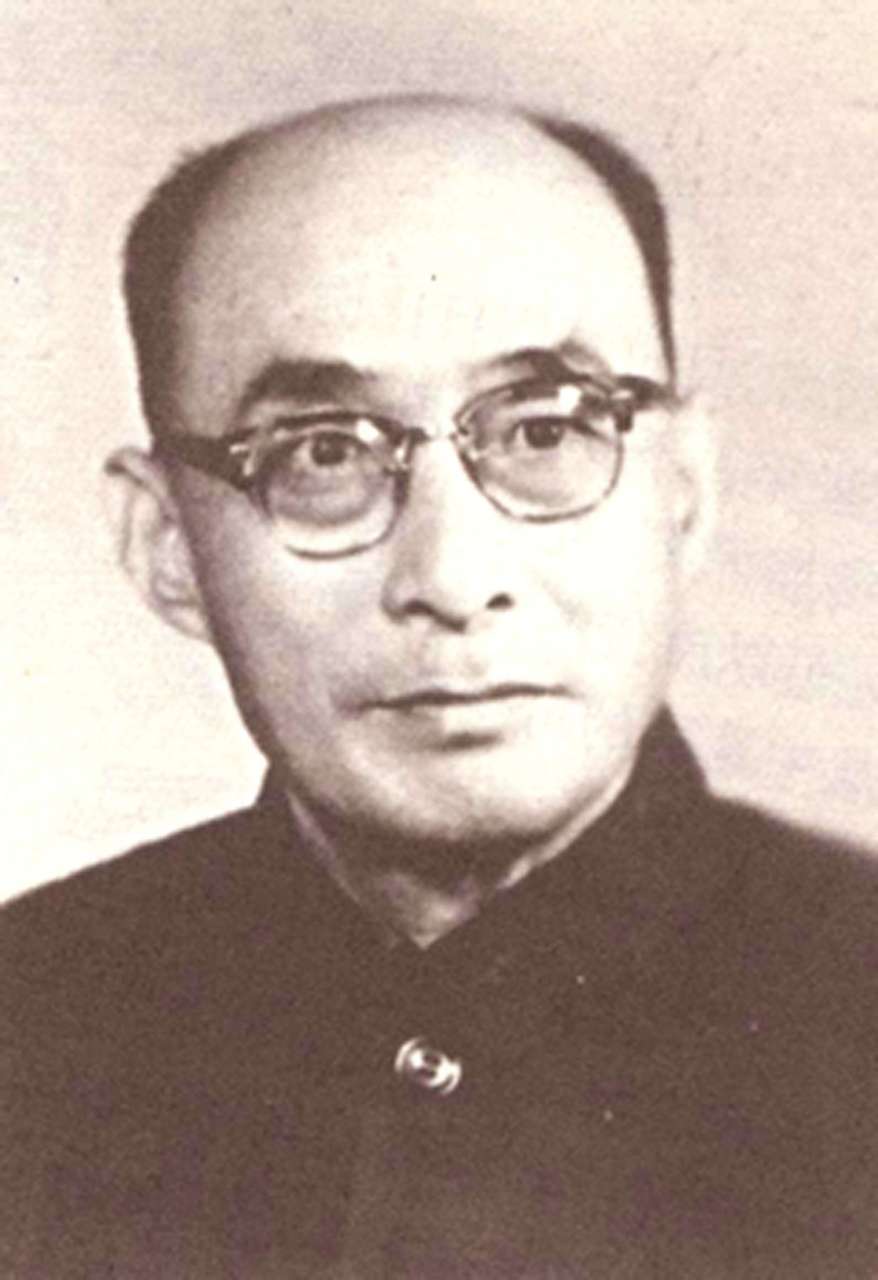 叶盛长,男,京剧老生.原名成章.原籍安徽太湖,生于北京.