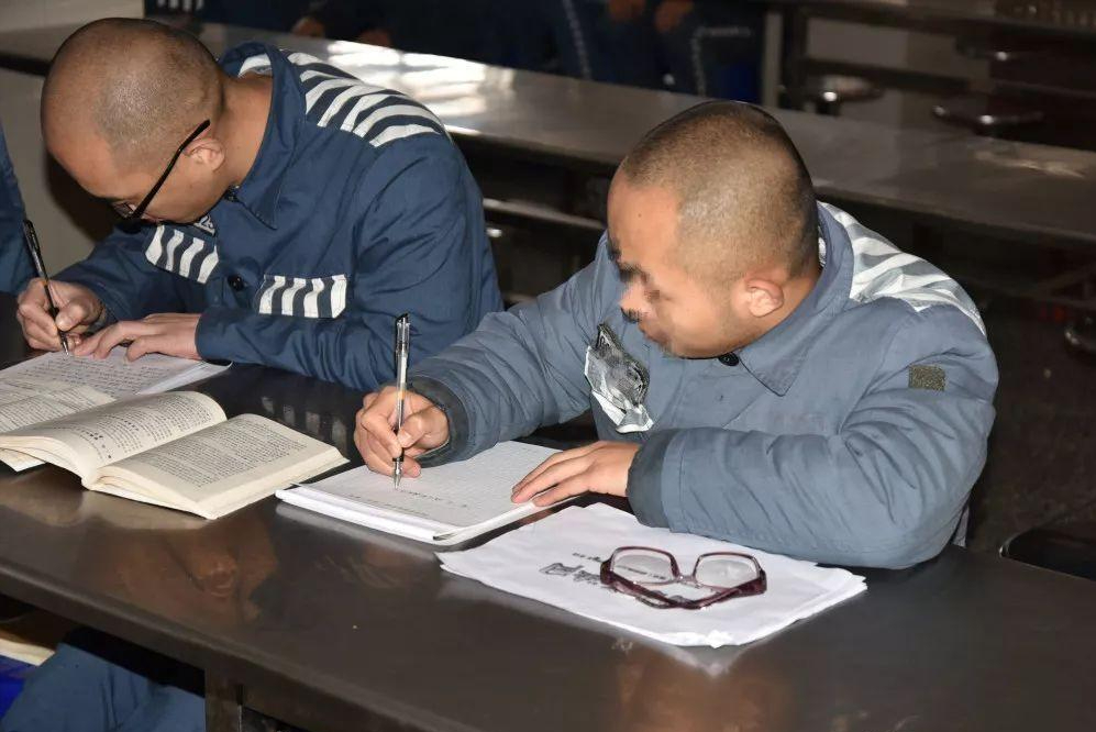 被判无期的人每天在监狱里干些什么说出来你或许不信