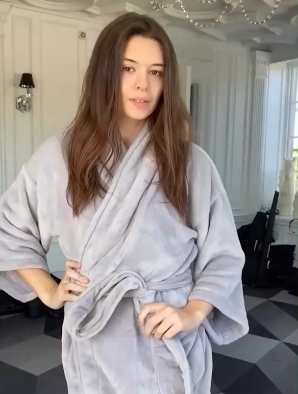 首位跨性别超级英雄nicole maines 变装秀,相当惊艳,期待吗?