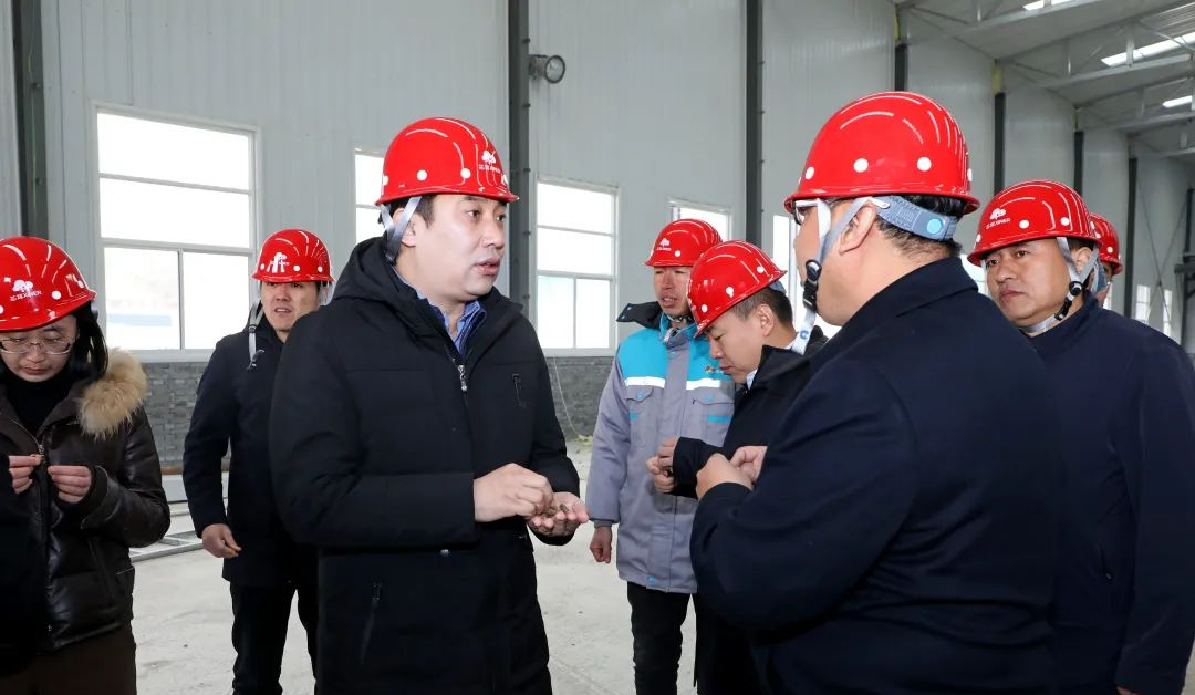 赵沂旸在中阳县暖泉镇开展入企进村服务