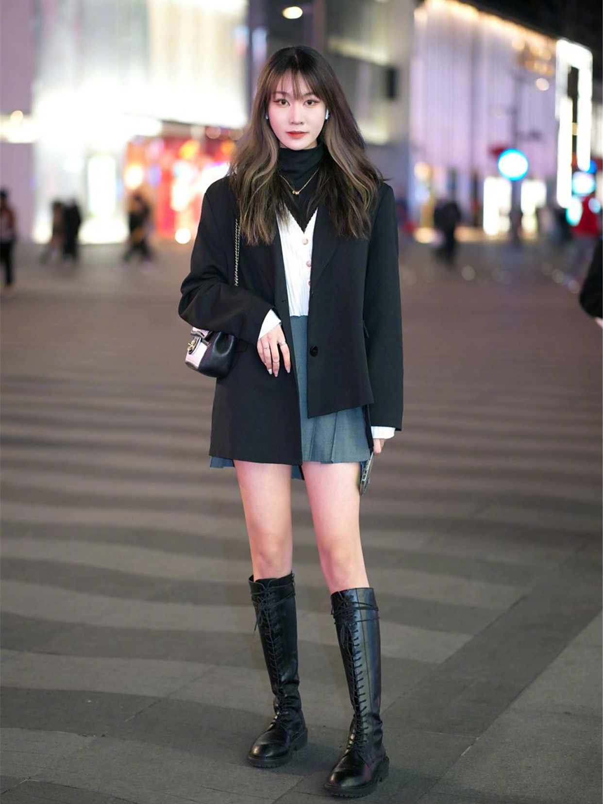 今年秋冬为什么流行"西装 长靴"?看完这些穿搭示范,你就懂了