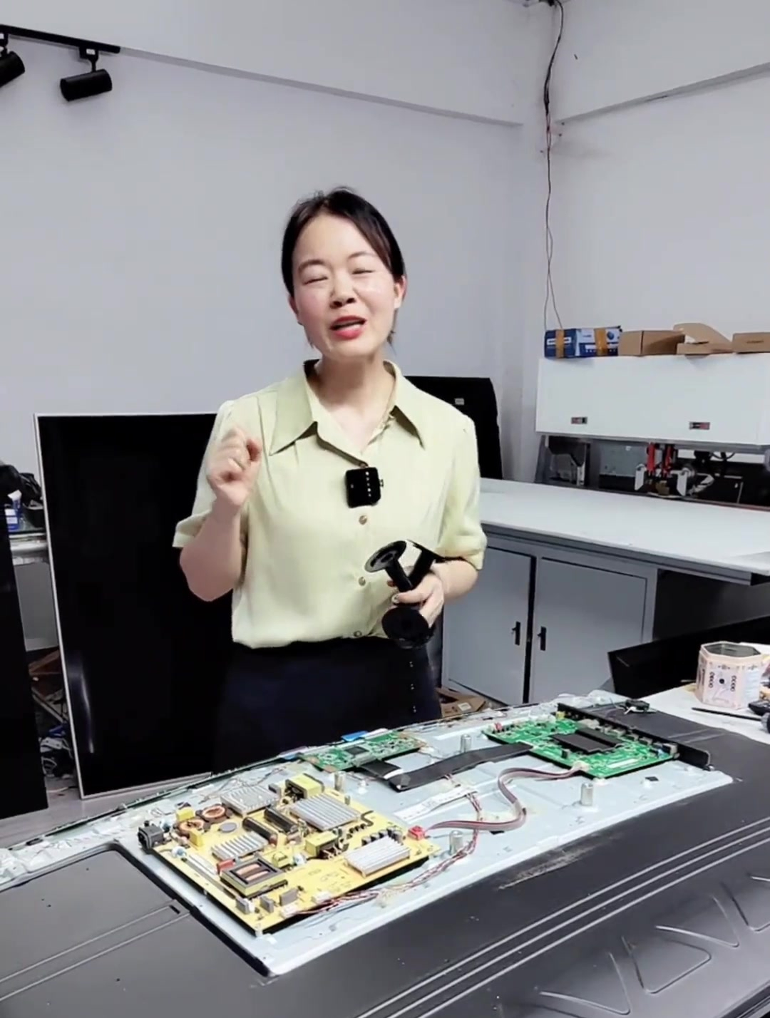 液晶屏飞线小技巧