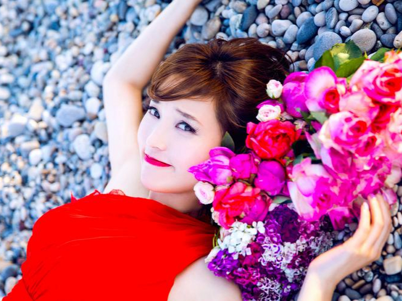 漂亮,稚嫩,单纯,灵动,美好,让人回想起十八岁的天空里那个记忆里的蓝