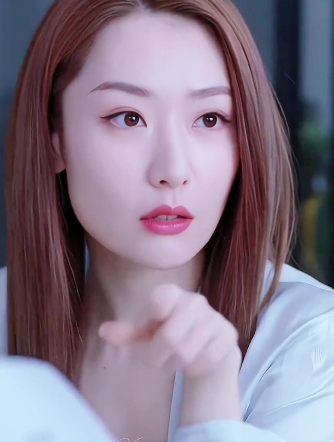 白冰出演很多影视剧,颜值身材绝对一流,多年却一直在二线-度小视