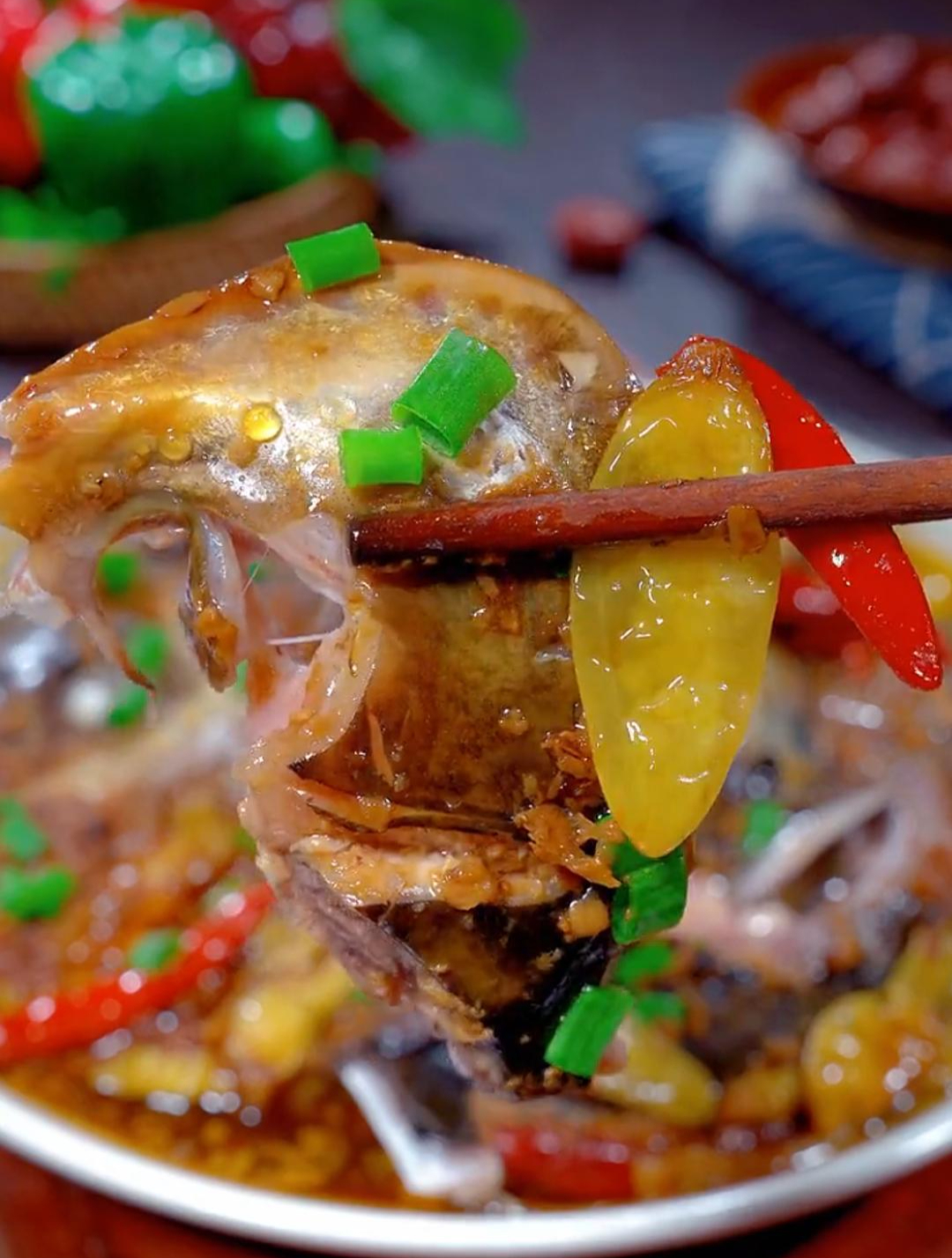 这样做的酱椒鱼头酱香浓郁,鲜嫩入味-度小视