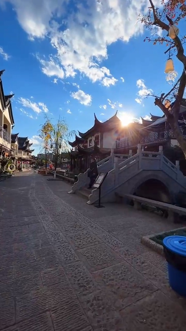 航拍风景欣赏:恐龙之乡,禄丰金山古镇,一个非常美-度小视