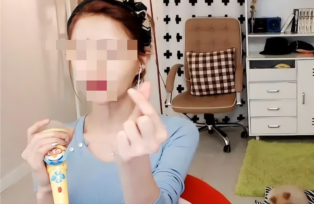 四男子凑1000元约女主播,伪装成同一人,轮流发生关系后被抓了