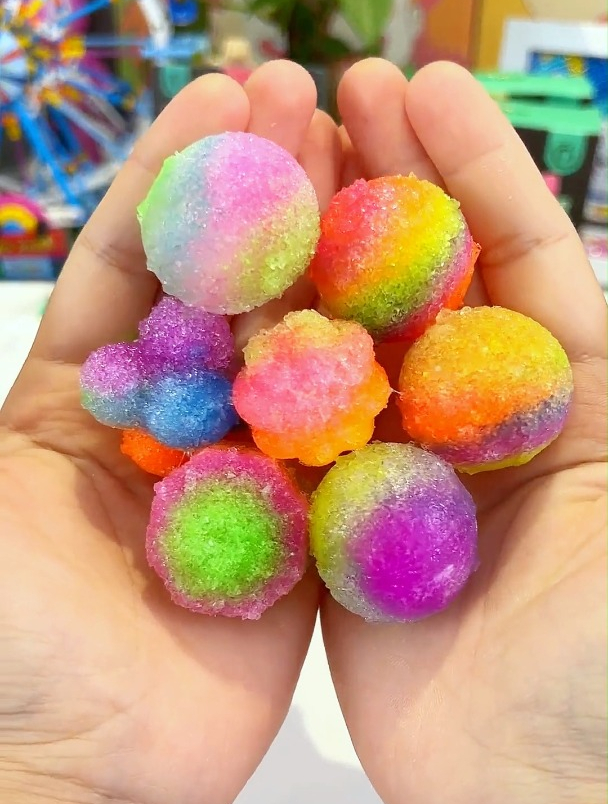 适合小朋友动手制作的弹力球,孩子很喜欢,一直抓在手里玩-度小视