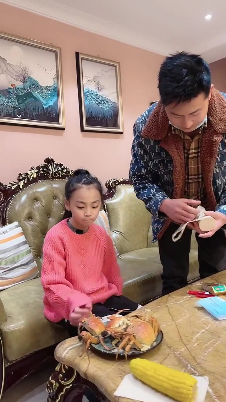 焱娃娃每天都被爸爸伺候,就这样的待遇,谁能说不好?